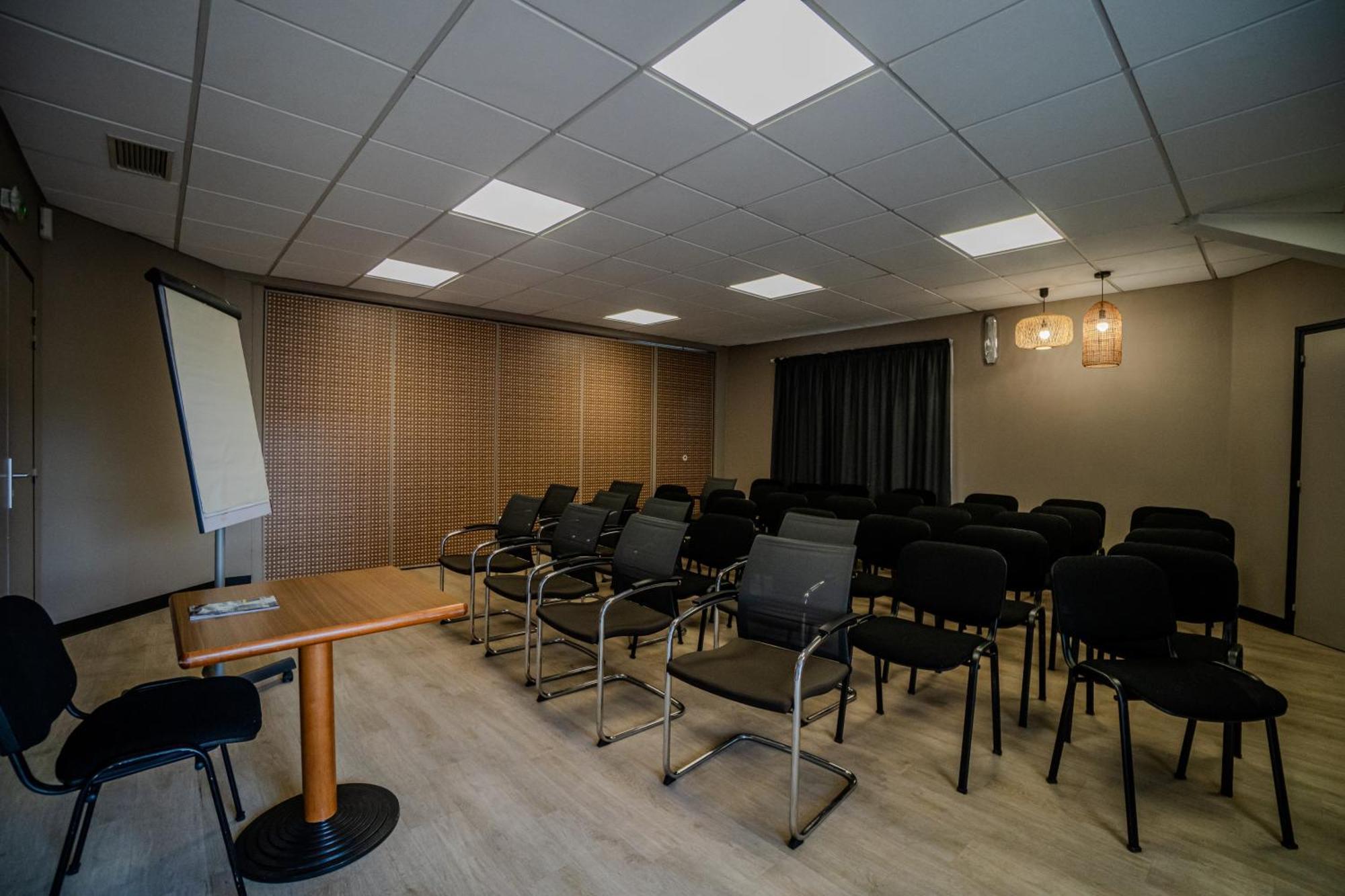 Greet Hotel Castres Saix Saix  Bagian luar foto